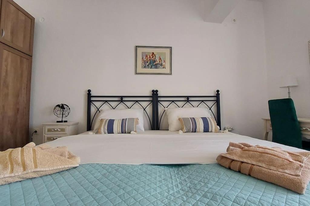 Old Port View Apartment, Διαμέρισμα Στο Κέντρο 2 Υπνοδωματίων Corfu  Екстер'єр фото