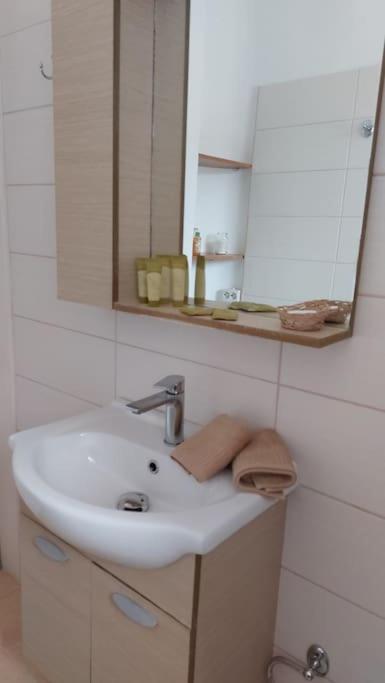 Old Port View Apartment, Διαμέρισμα Στο Κέντρο 2 Υπνοδωματίων Corfu  Екстер'єр фото