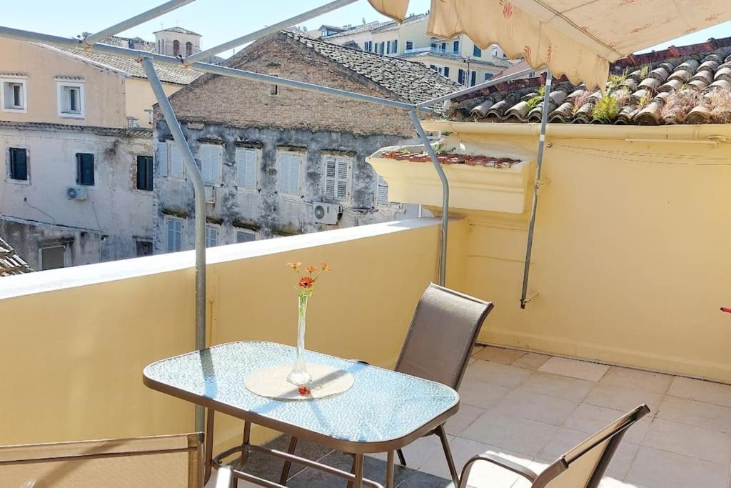 Old Port View Apartment, Διαμέρισμα Στο Κέντρο 2 Υπνοδωματίων Corfu  Екстер'єр фото